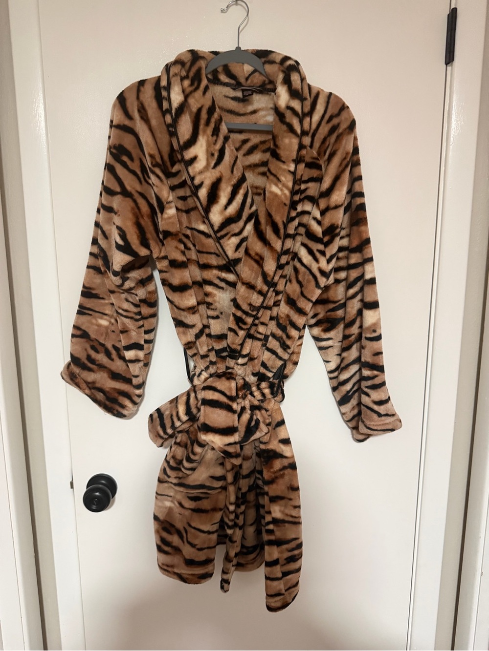 Victoria's Secret Plush Tiger-Print Robe in Brown & Black